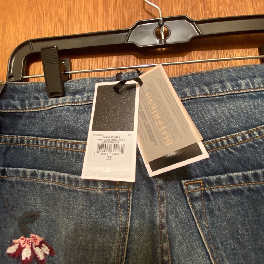 Jeans - Picture 3 of 3